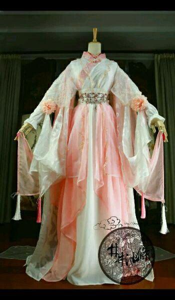 表演服装成人古风视频,成人古风表演服装视频赏析