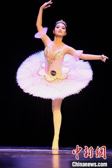 参赛独舞成人舞蹈视频,成人独舞风采瞬间