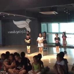 舞蹈成人热门推荐视频,跟随潮流，开启舞蹈之旅